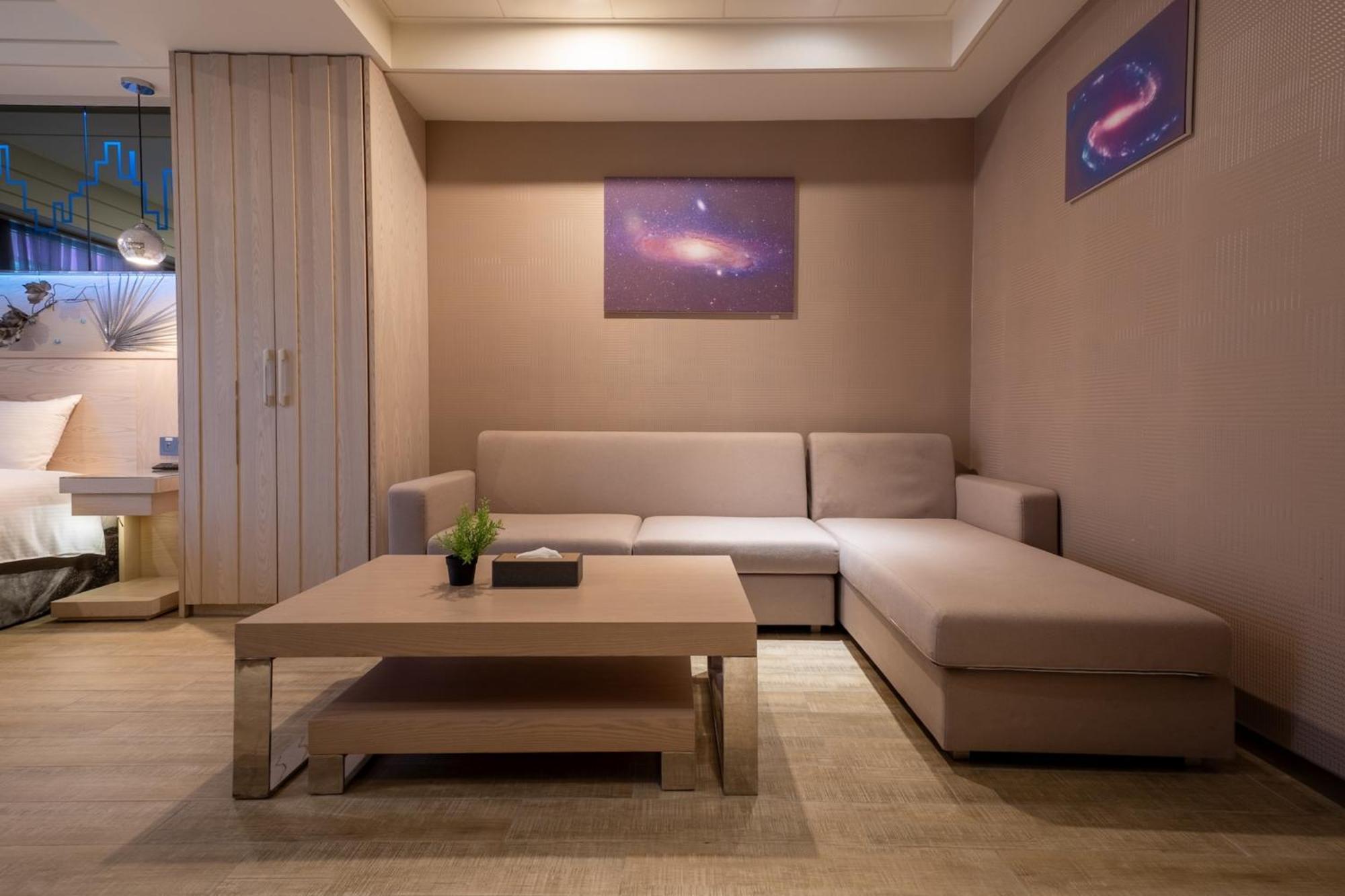 Guide Hotel Taichung Ziyou Ngoại thất bức ảnh