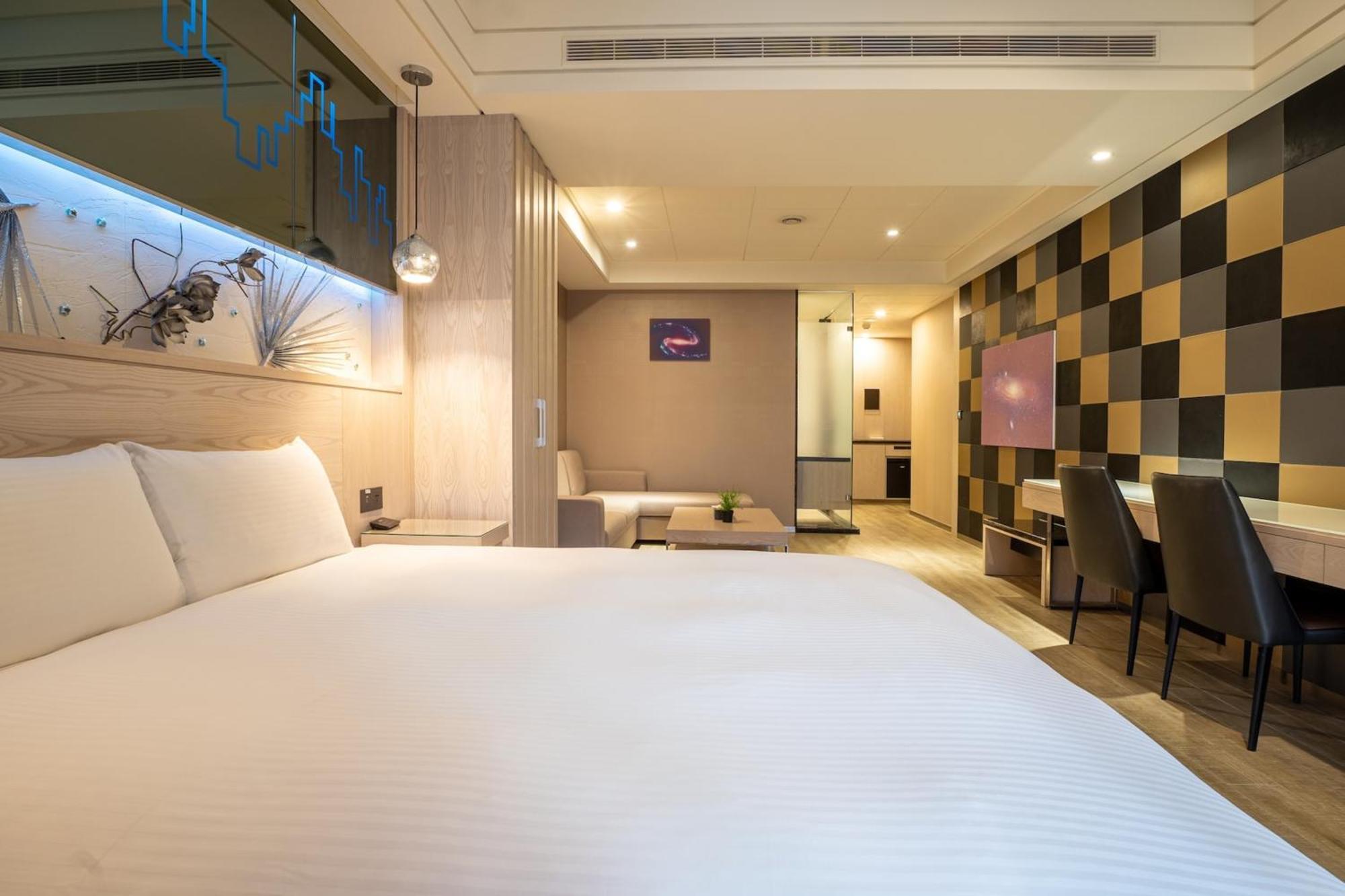 Guide Hotel Taichung Ziyou Ngoại thất bức ảnh