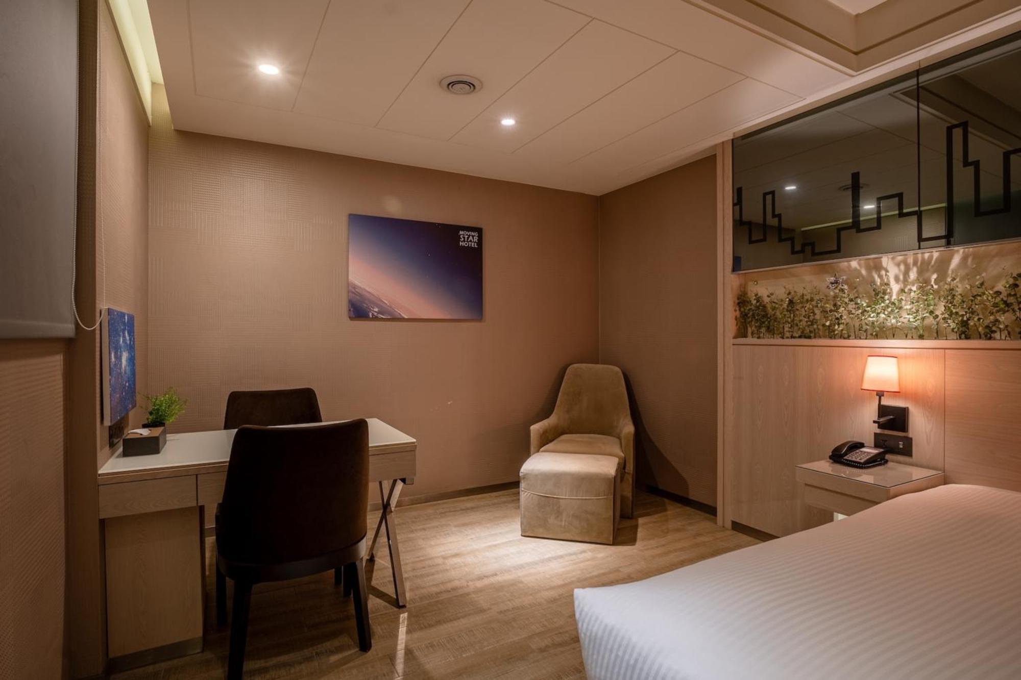 Guide Hotel Taichung Ziyou Ngoại thất bức ảnh