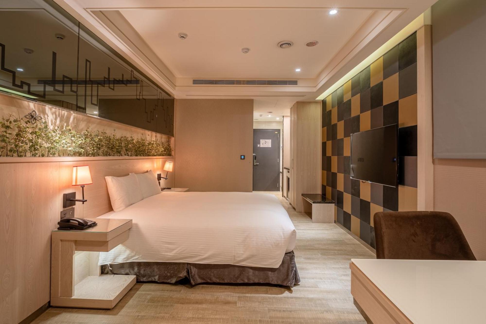 Guide Hotel Taichung Ziyou Ngoại thất bức ảnh