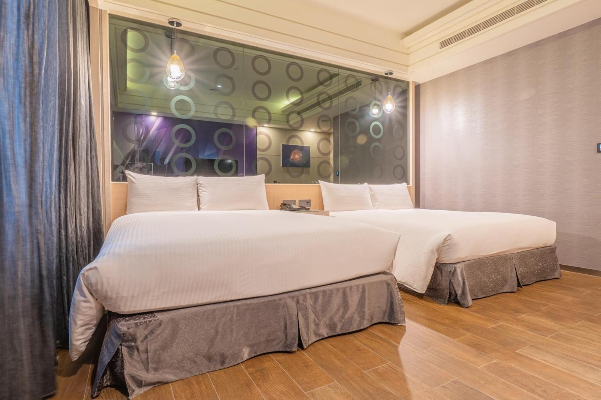 Guide Hotel Taichung Ziyou Ngoại thất bức ảnh