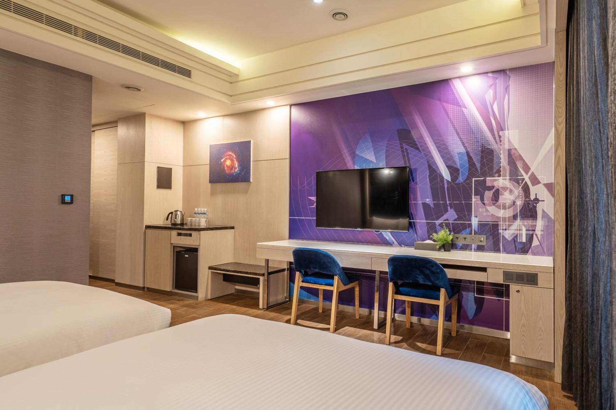 Guide Hotel Taichung Ziyou Ngoại thất bức ảnh
