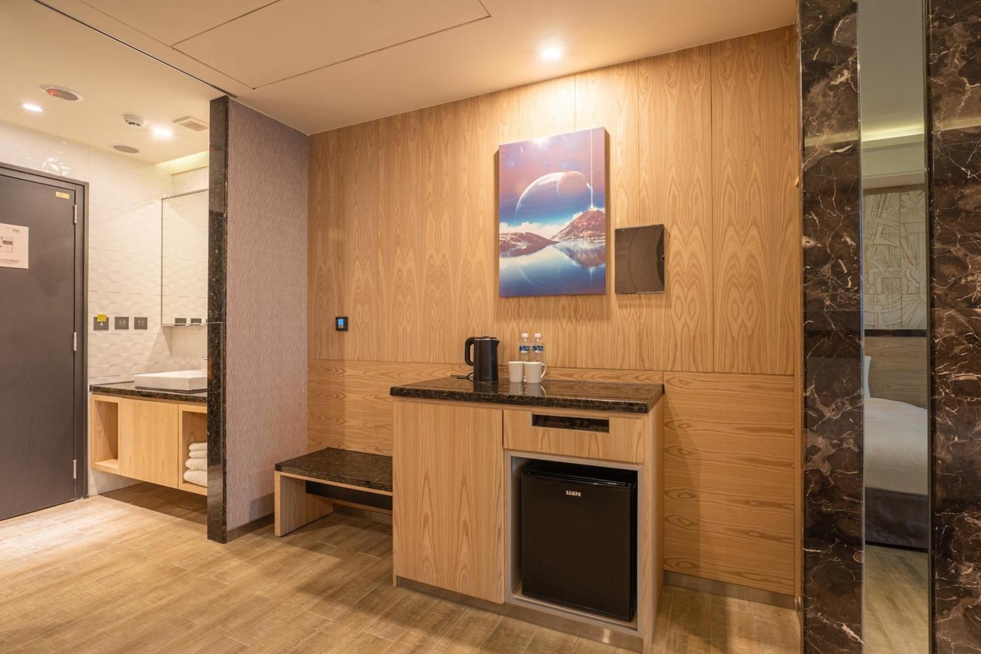 Guide Hotel Taichung Ziyou Ngoại thất bức ảnh