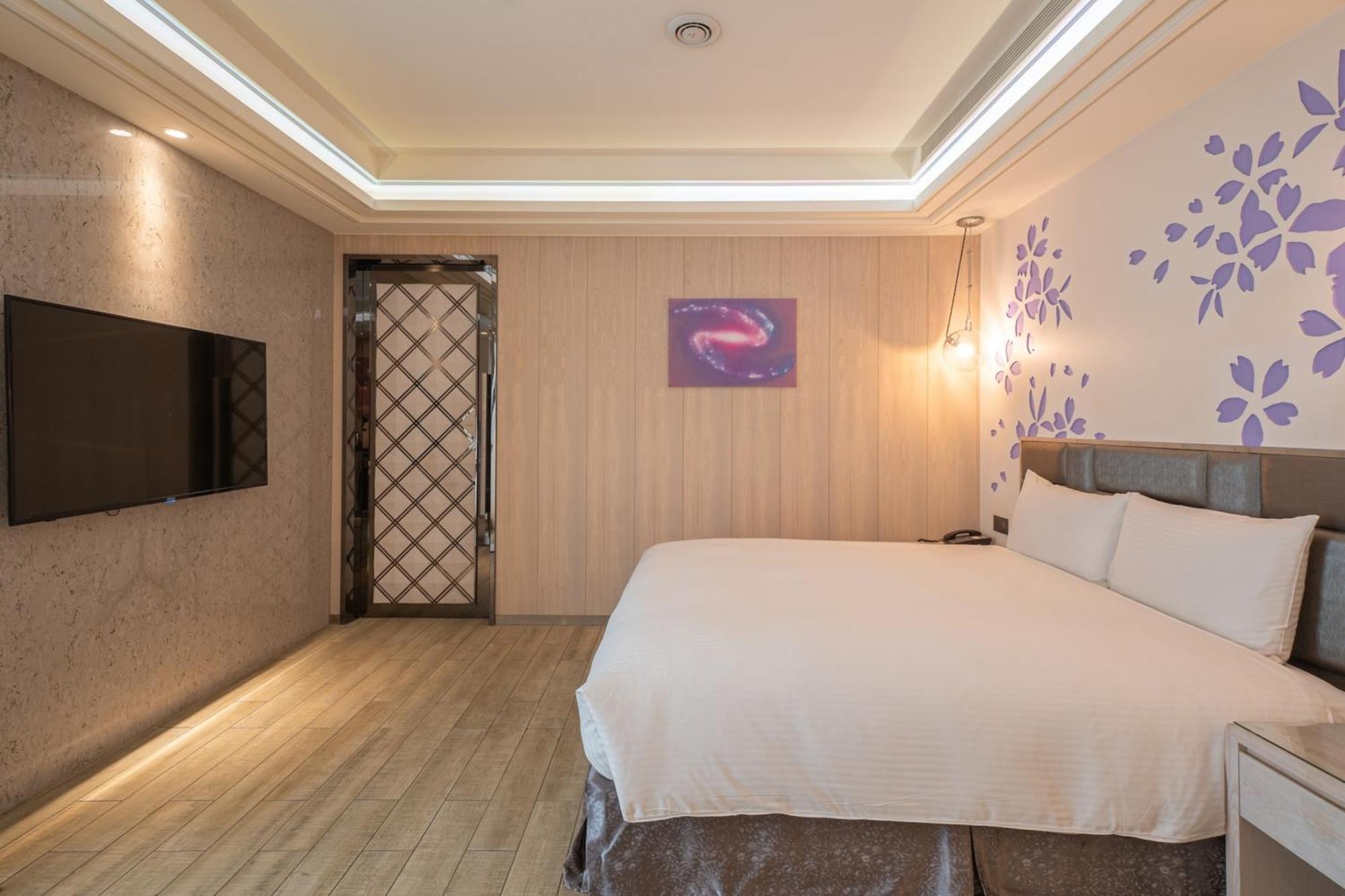 Guide Hotel Taichung Ziyou Ngoại thất bức ảnh