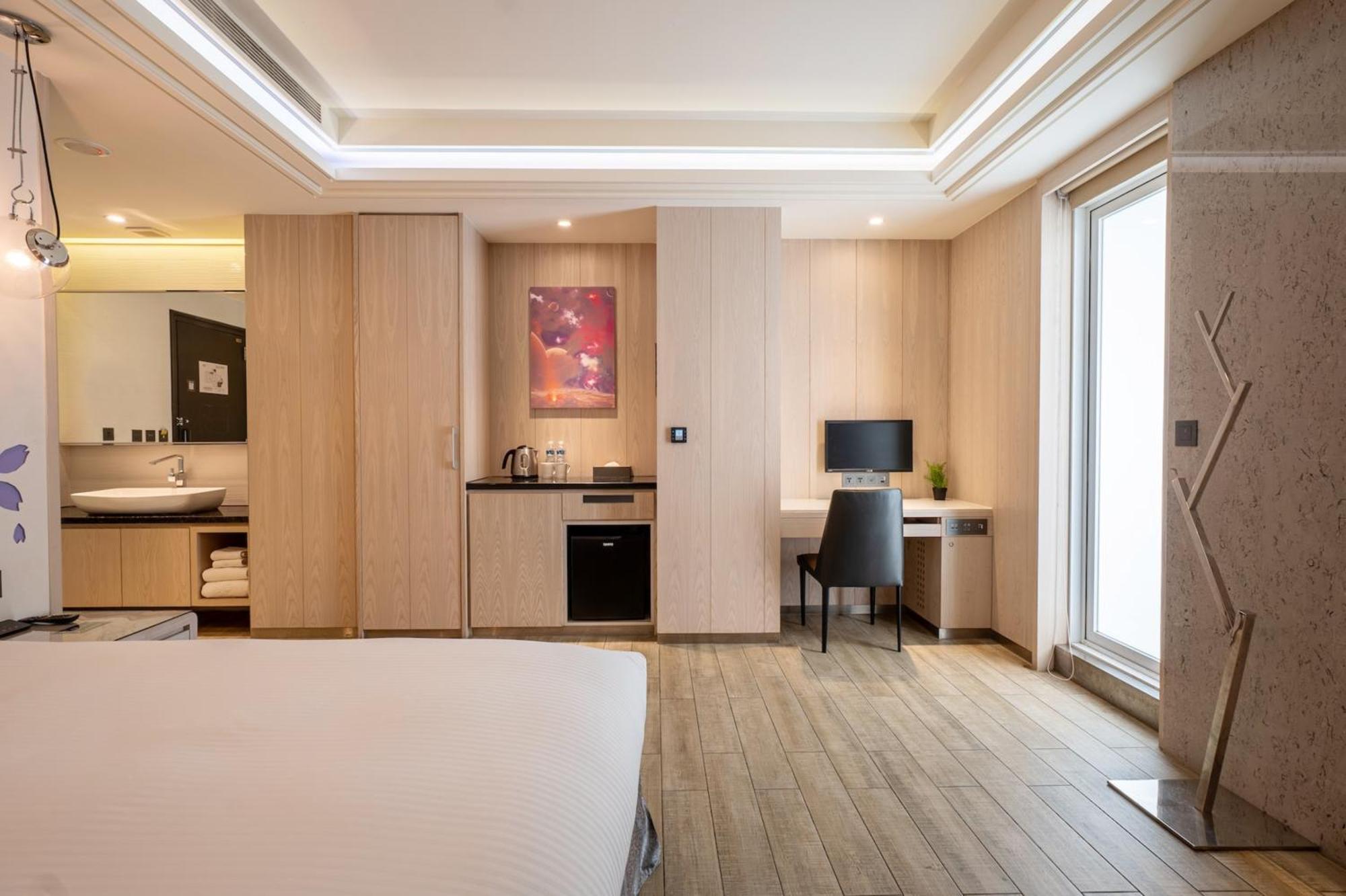 Guide Hotel Taichung Ziyou Ngoại thất bức ảnh