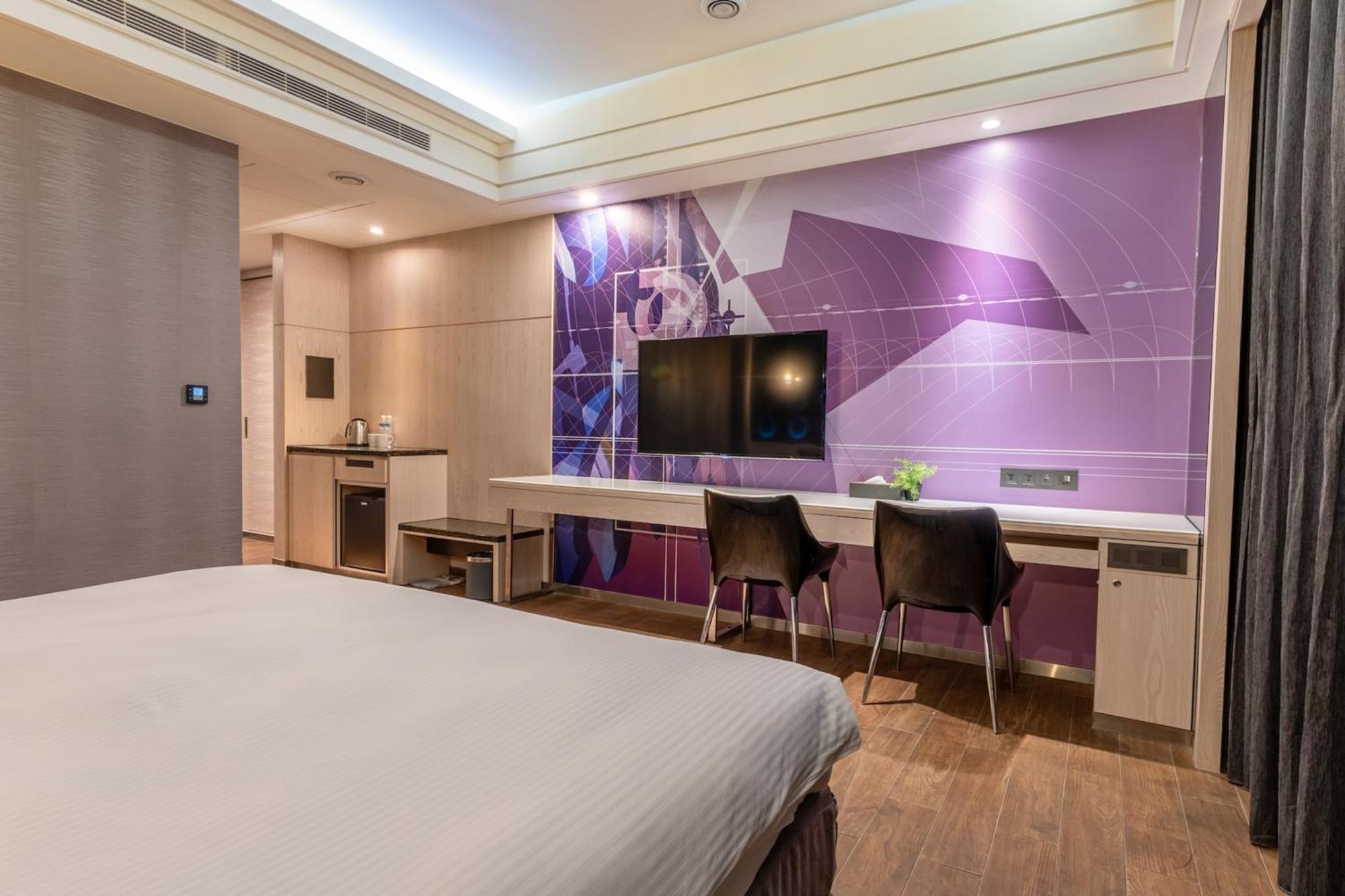 Guide Hotel Taichung Ziyou Ngoại thất bức ảnh