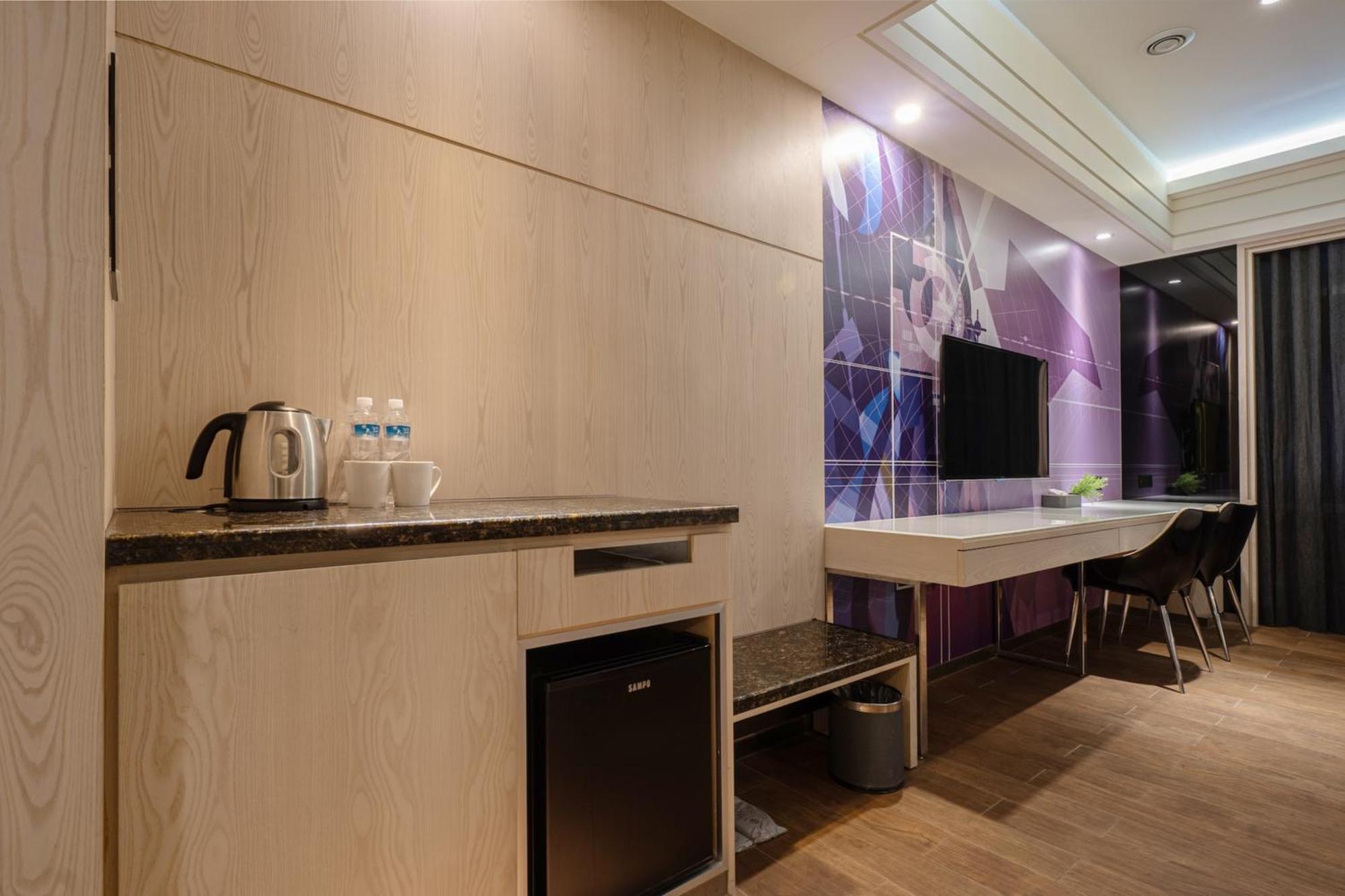 Guide Hotel Taichung Ziyou Ngoại thất bức ảnh