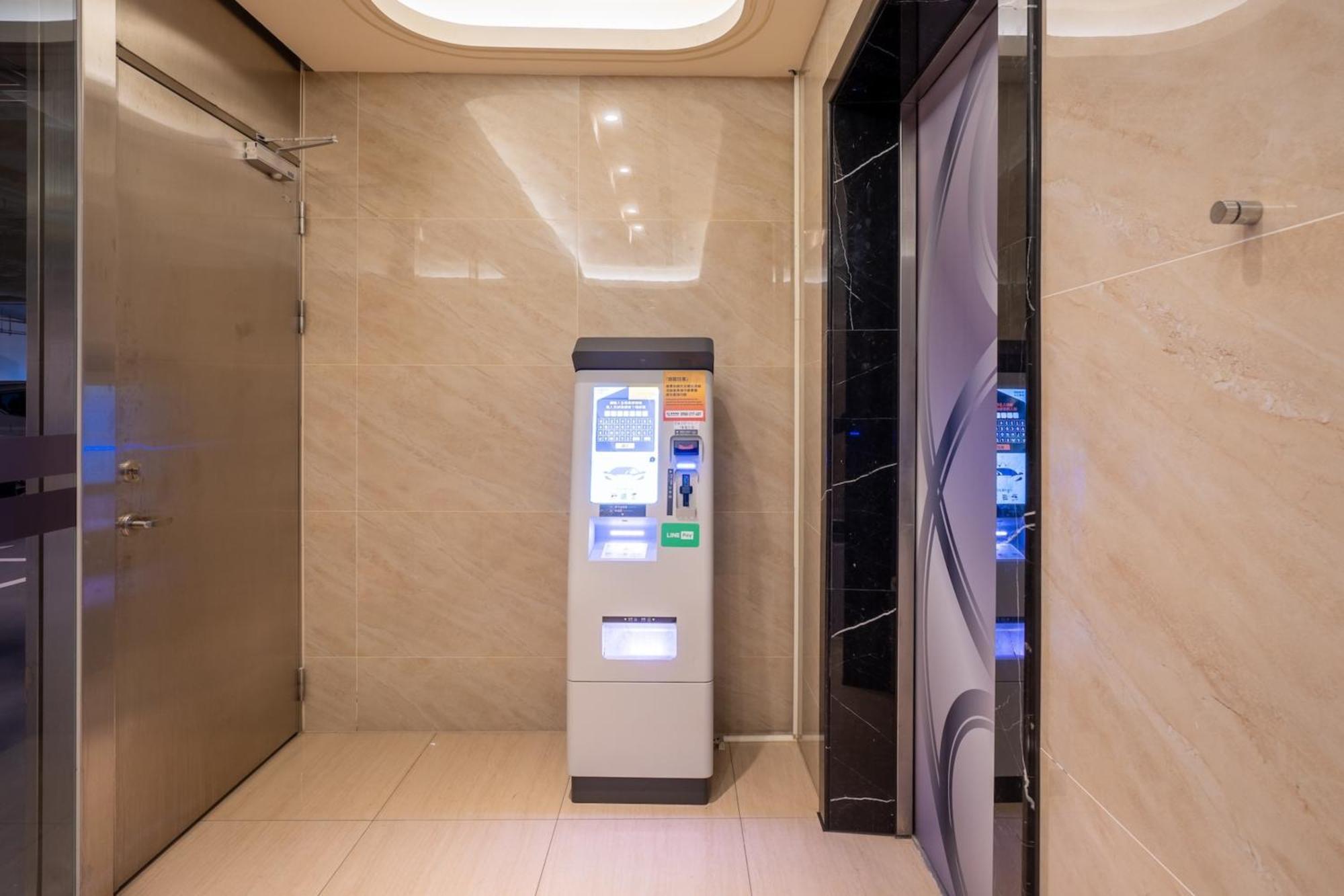 Guide Hotel Taichung Ziyou Ngoại thất bức ảnh