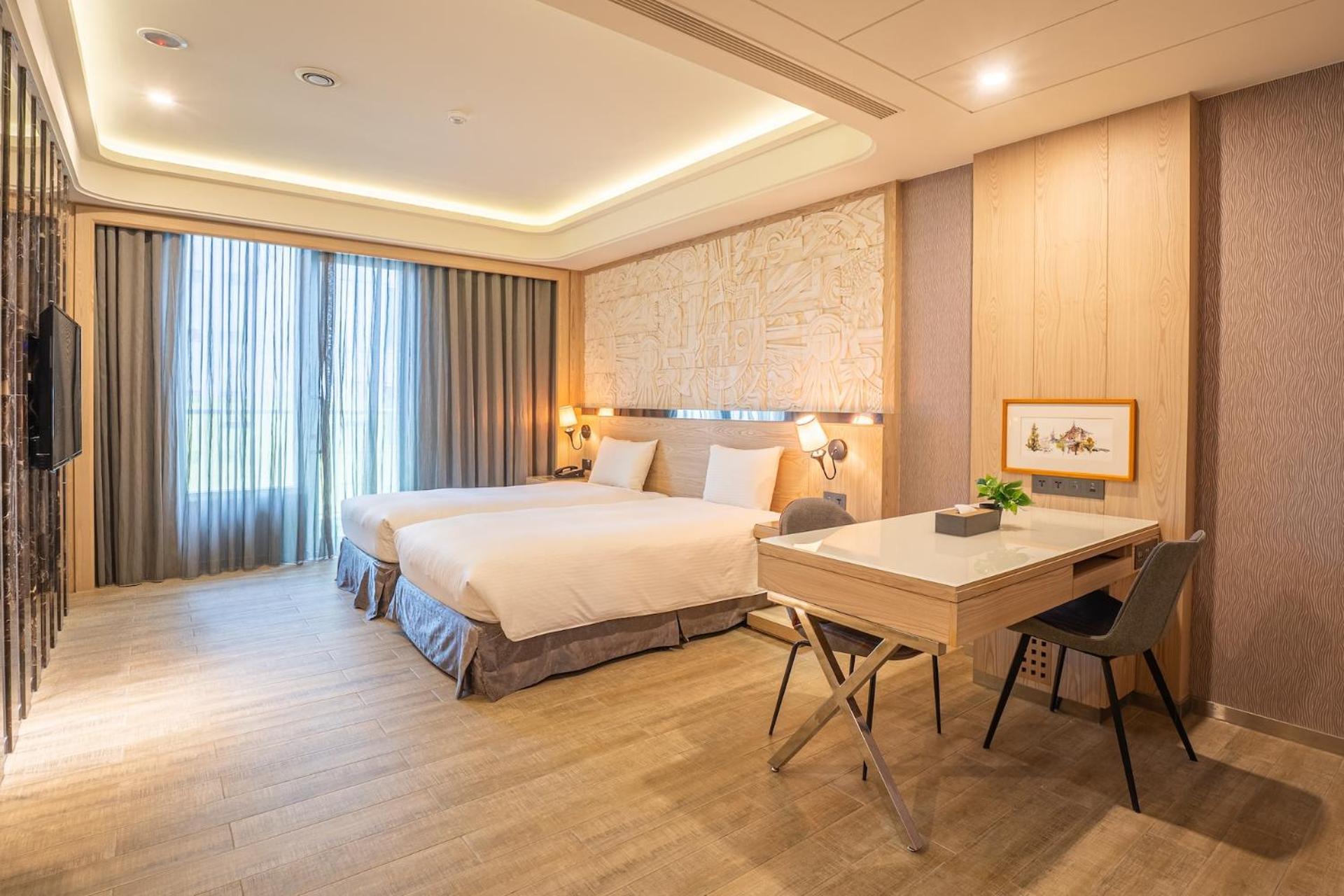 Guide Hotel Taichung Ziyou Ngoại thất bức ảnh