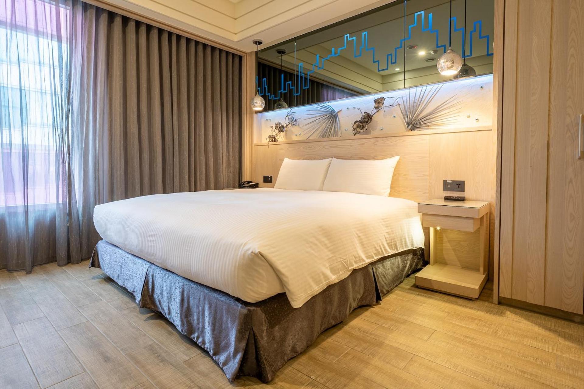 Guide Hotel Taichung Ziyou Ngoại thất bức ảnh