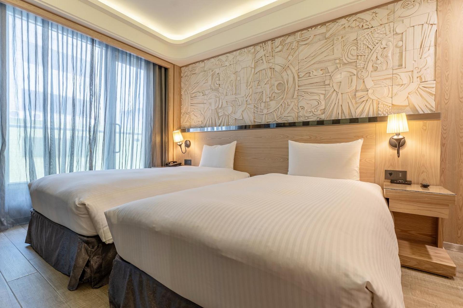 Guide Hotel Taichung Ziyou Ngoại thất bức ảnh