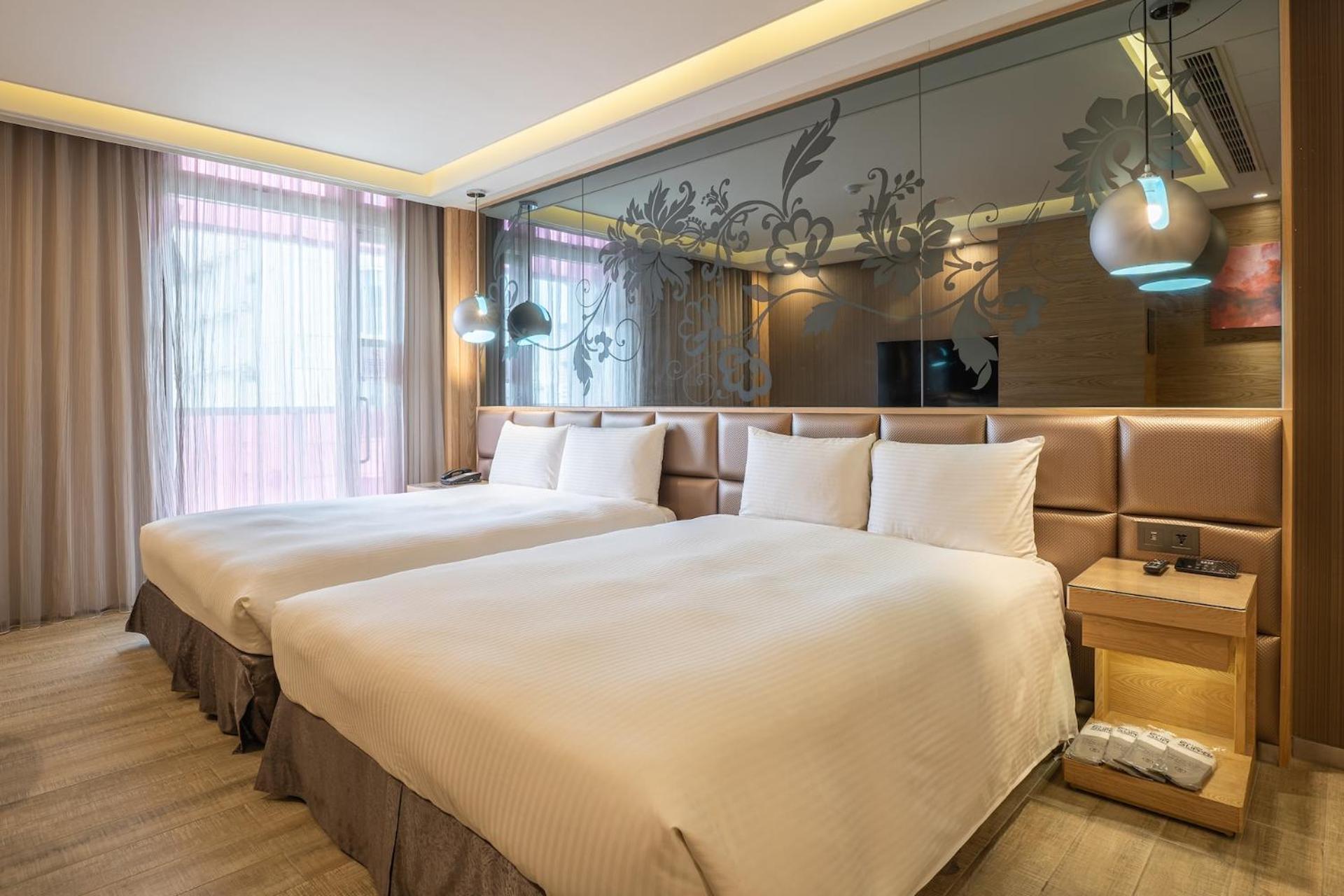 Guide Hotel Taichung Ziyou Ngoại thất bức ảnh