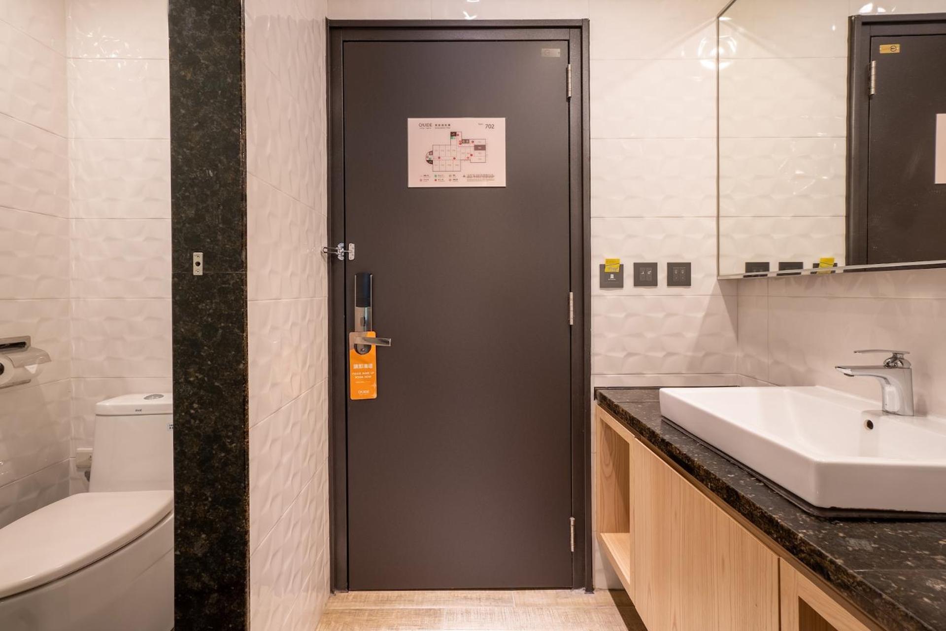 Guide Hotel Taichung Ziyou Ngoại thất bức ảnh