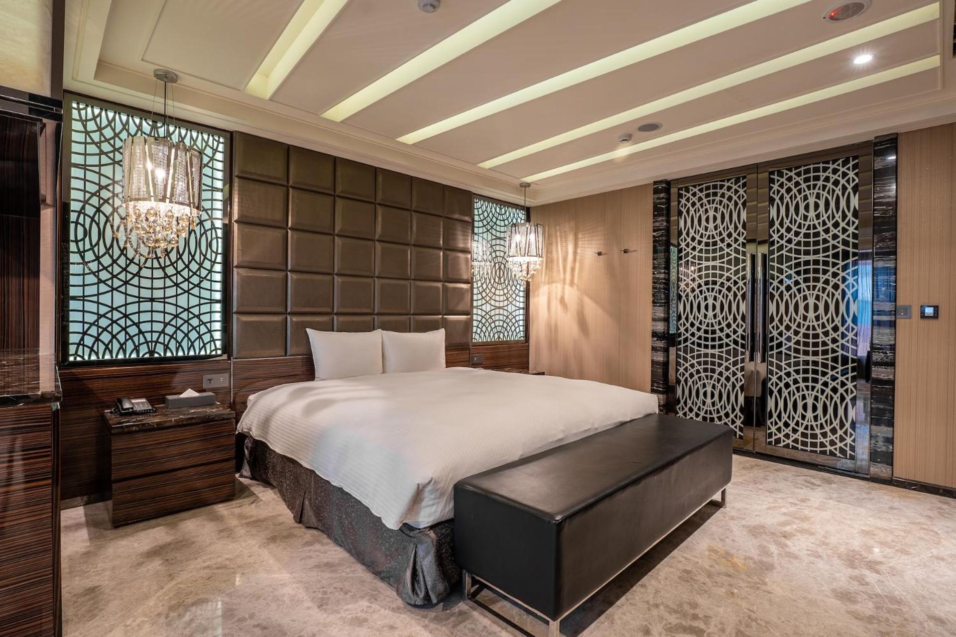 Guide Hotel Taichung Ziyou Ngoại thất bức ảnh