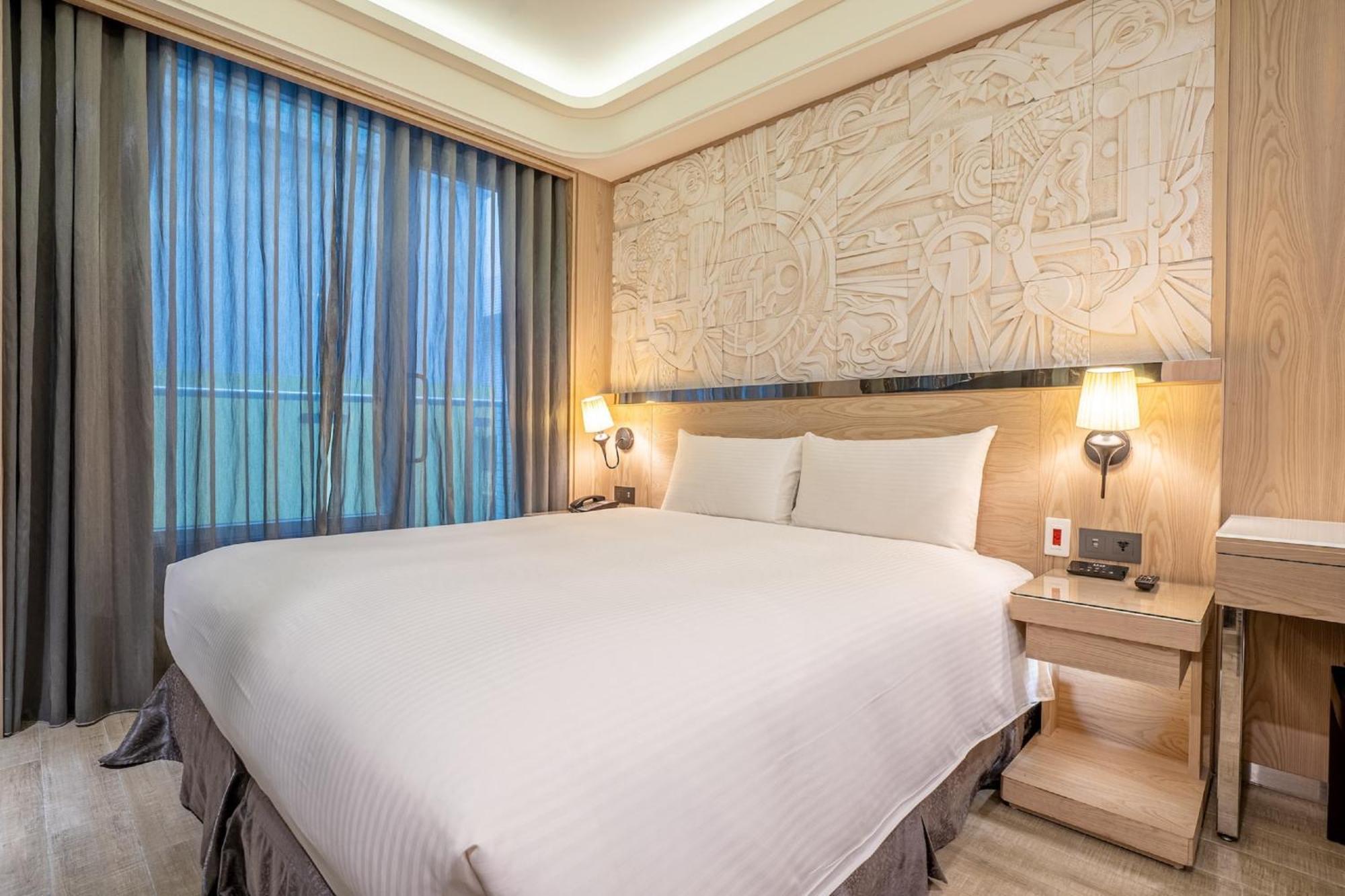 Guide Hotel Taichung Ziyou Ngoại thất bức ảnh