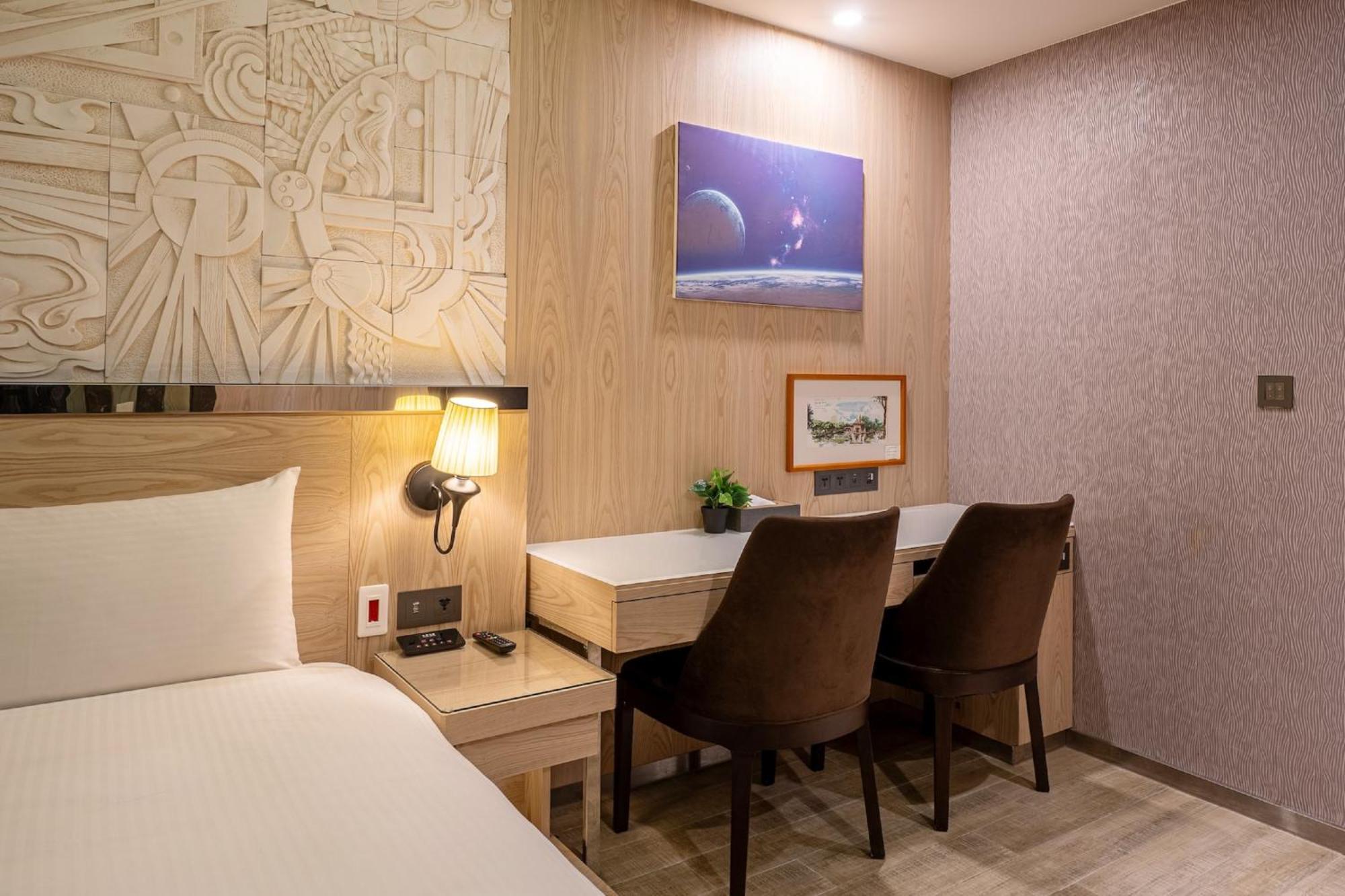Guide Hotel Taichung Ziyou Ngoại thất bức ảnh